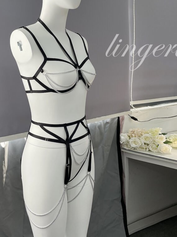 European and American erotic lingerie sexy metal chain hollow decoration three-piece lingerie set
