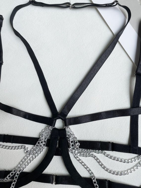European and American erotic lingerie sexy metal chain hollow decoration three-piece lingerie set
